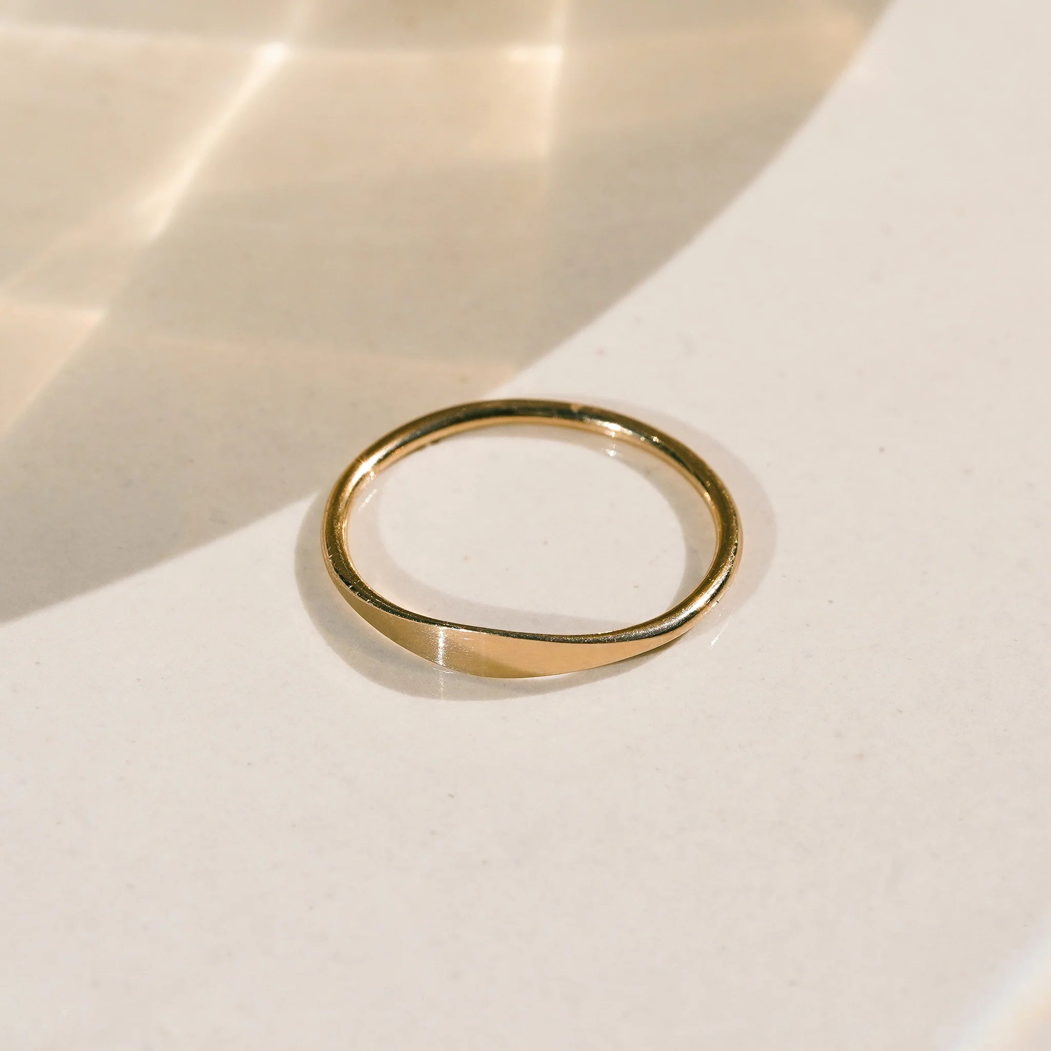 Mantle Ring – Vintage Thin Signet Ring